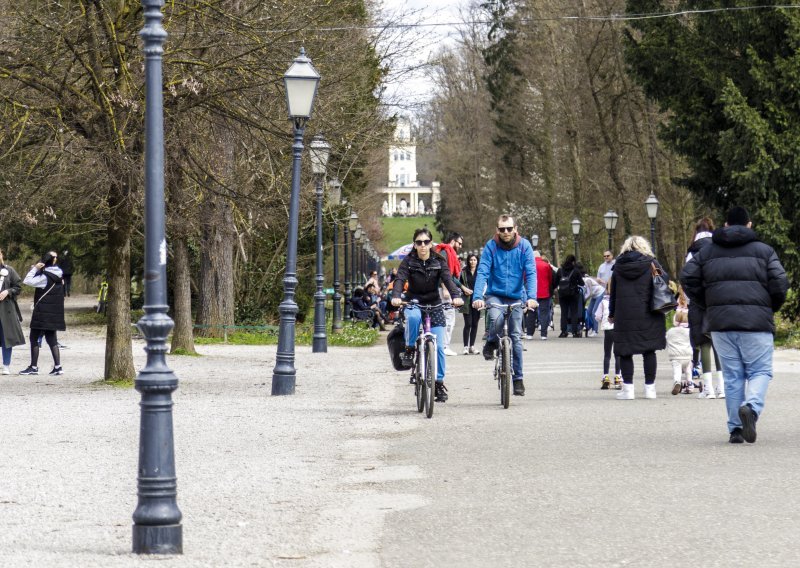 Promjenjivo oblačno uz sunčana razdoblja, u nedjelju pad temperature