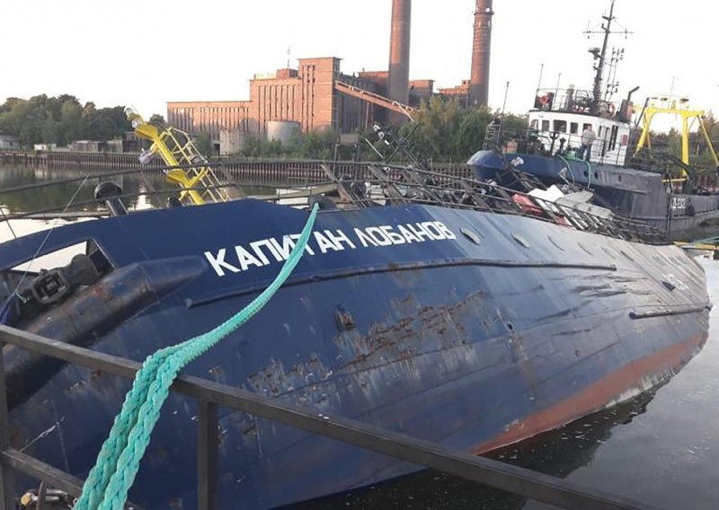 Rusi raketirali vlastiti ribarski brod u Baltičkom moru, tvrde da je došlo do požara