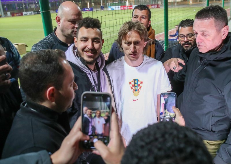 Luka Modrić krenuo je na trening, a onda je započela navijačka ludnica