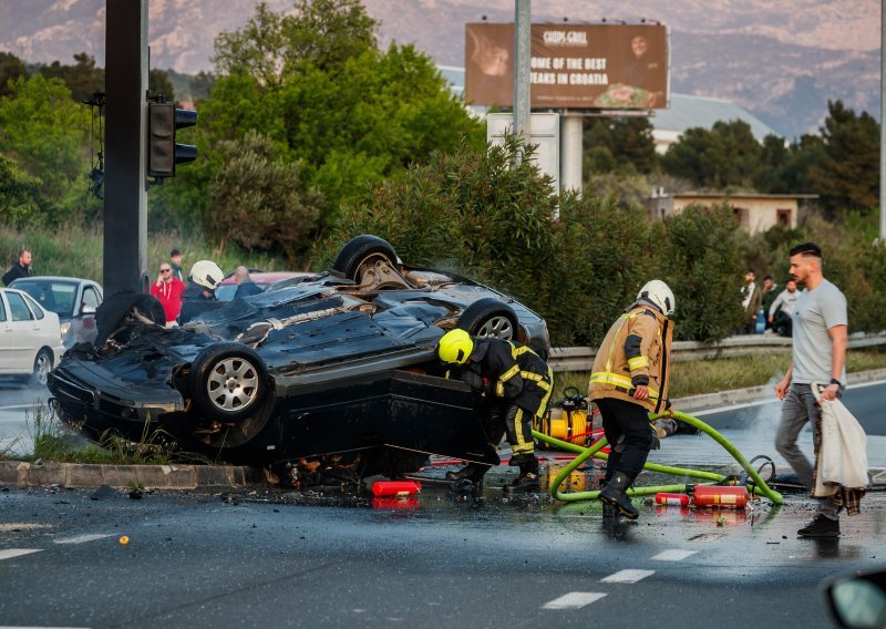 Detalji nesreće u Kaštelima: Vozač motora prošao je kroz crveno,poznati je recidivst