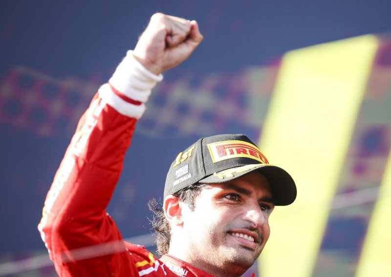 Carlos Sainz u pobjedničkom govoru kolegama savjetovao: Idite 'pod nož'