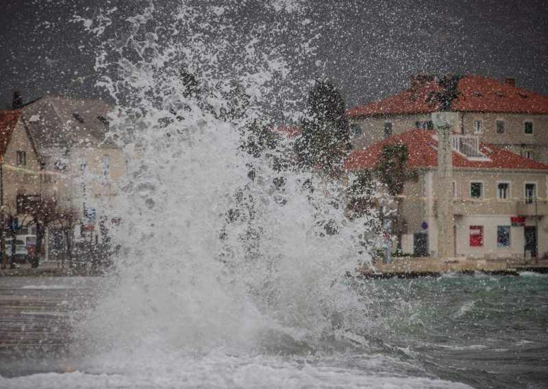 Pola Hrvatske pod meteoalarmom, loša biometeorološka prognoza