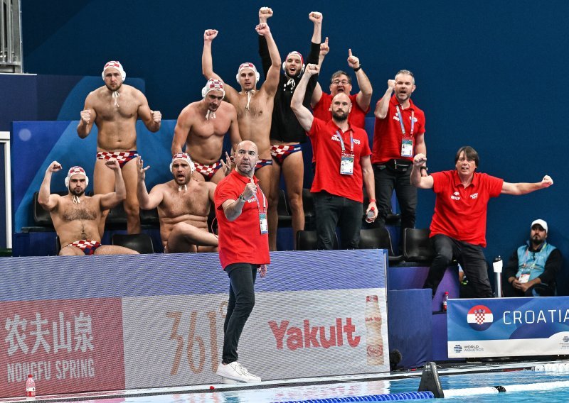 Hrvatski vaterpolisti po treću medalju ove godine kreću protiv Crne Gore