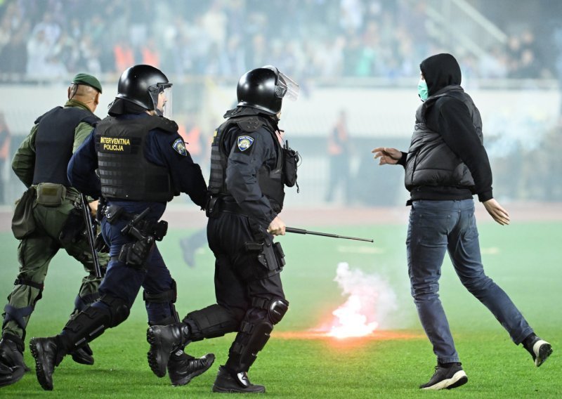 Torcida nakon divljanja po Splitu sutra stiže u Rijeku; policija poslala važnu obavijest