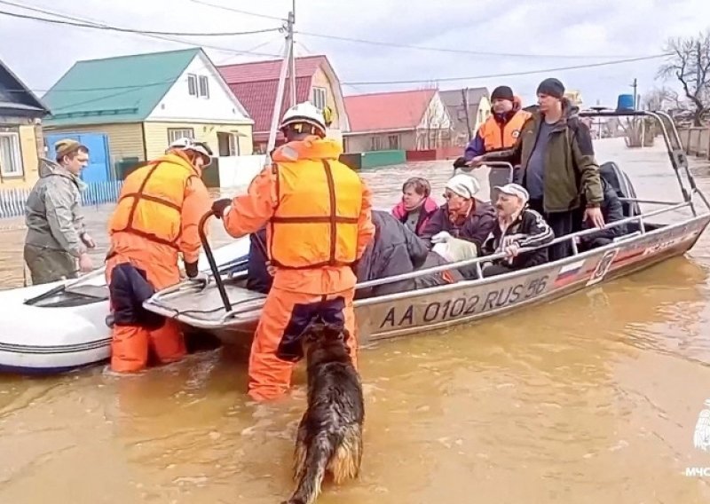 Rekordan porast vodostaja na Uralu, tisuće primorane na evakuaciju