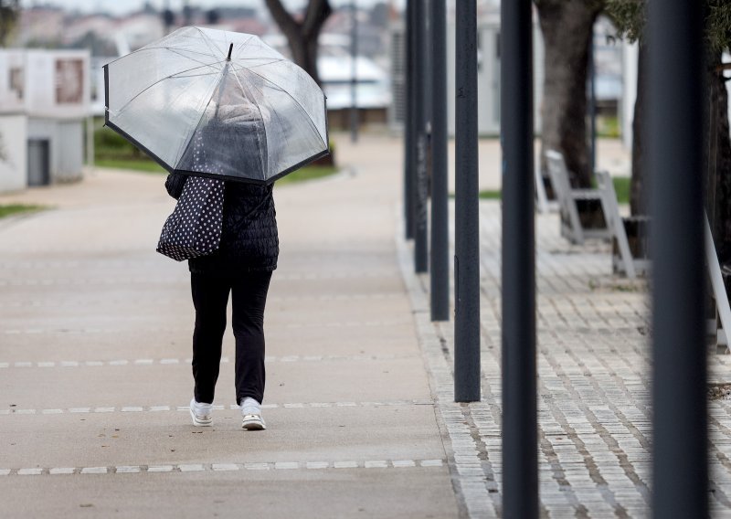 Kiša, olujni vjetar i drastično zahladnjenje: Stigla promjena vremena