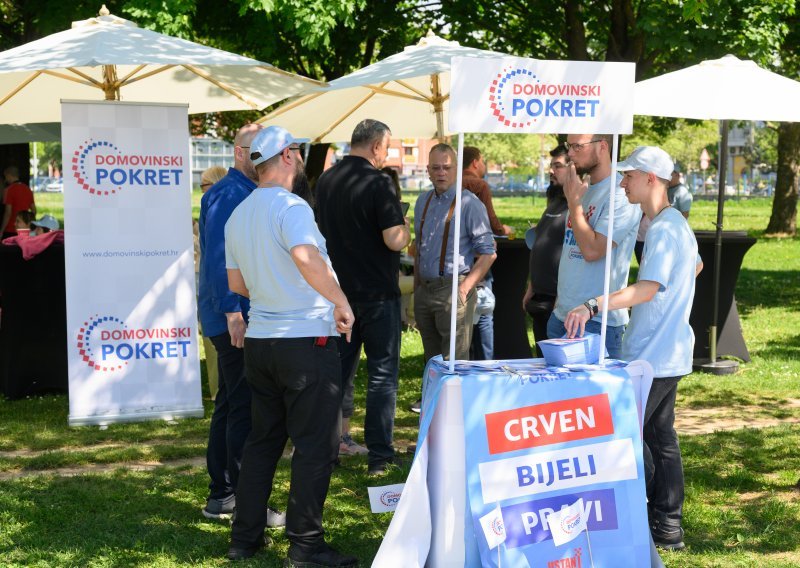 Domovinskom pokretu naređeno da odmah uklone sve plakate o Vukovaru: Morate se ispričati!