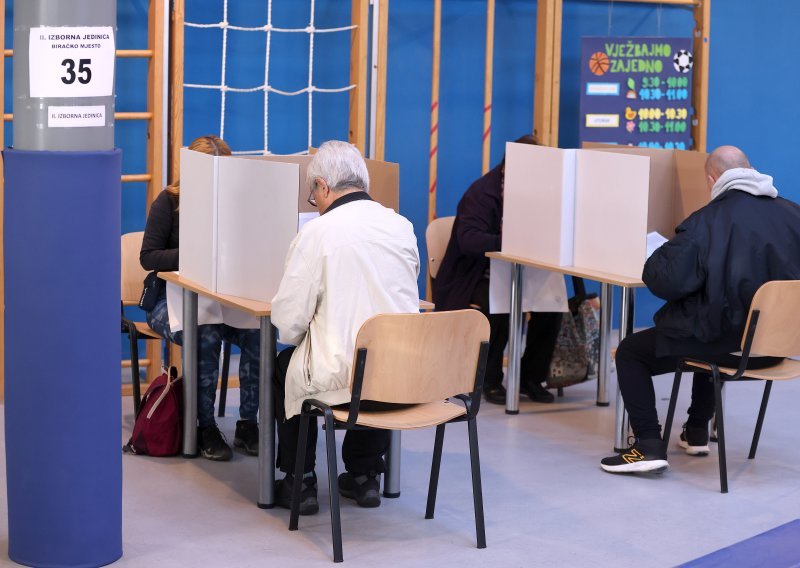 Izašli ste na biralište bez važeće osobne iskaznice? Možete glasati s ovom potvrdom