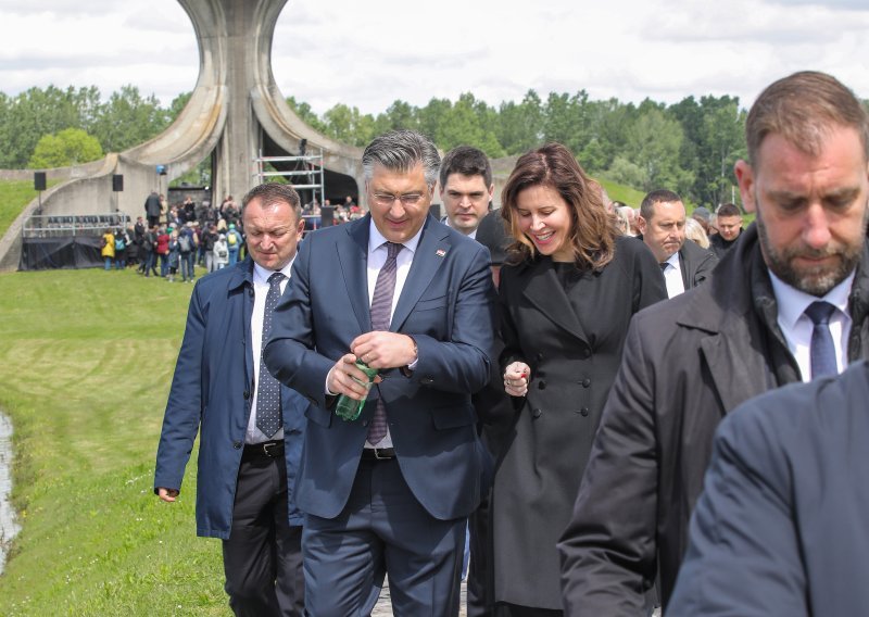 Državni vrh i manjine odale počast žrtvama Jasenovca