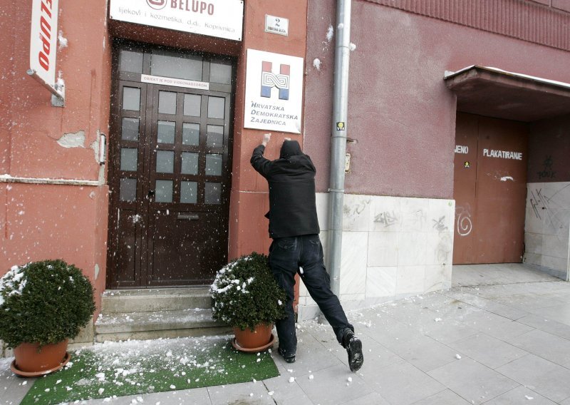 Osječka policija očekuje odštetni zahtjev HDZ-a