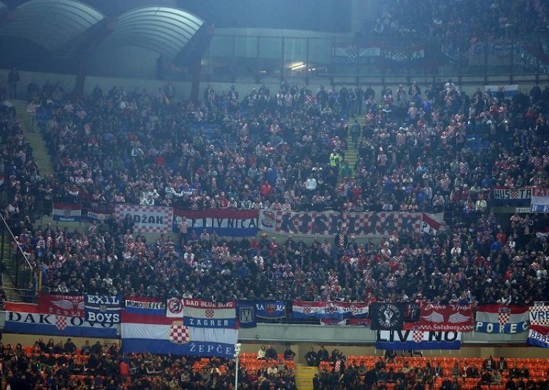 Hrvatski navijači u ofenzivi; evo kako provociraju UEFA-u!