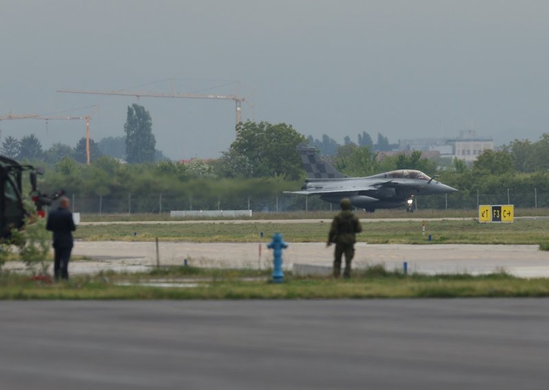 Pogledajte trenutak slijetanja prvih borbenih aviona Rafale u Zračnu luku Zagreb