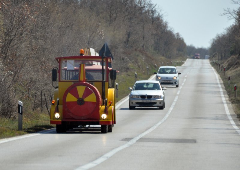 Primio novac za turistički vlakić, ali ga nije isporučio Delnicama