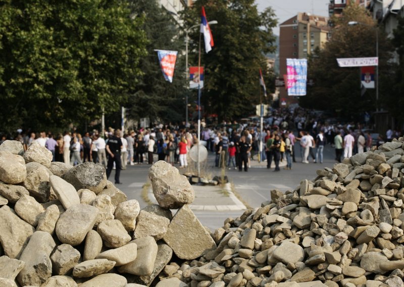 KFOR opet krenuo na srpske barikade