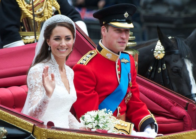 Kate i William slave 13. godišnjicu braka: Sve su dirnuli dosad neviđenom fotografijom