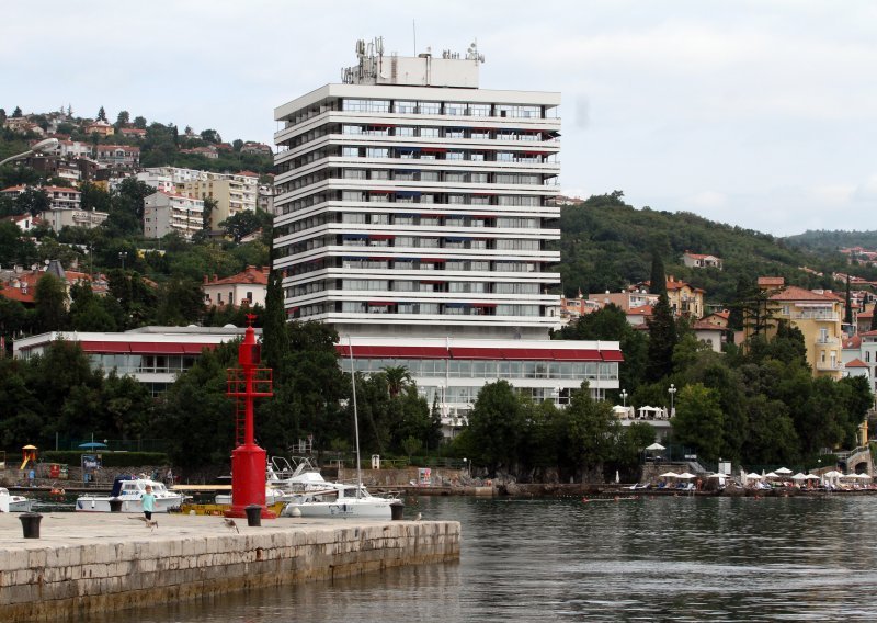 Zagrebačka burza: Pozitivan početak tjedna, uzletjeli domaći hotelijeri