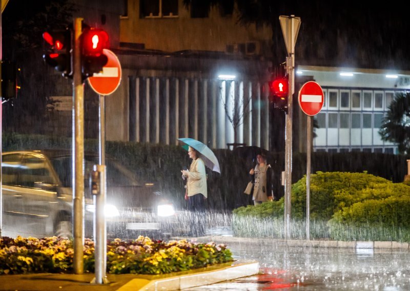 Šest županija je pod meteoalarmom, evo dokad će trajati ružno vrijeme