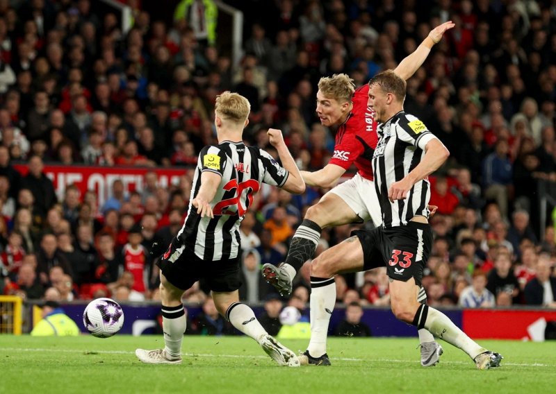 Manchester United pobijedio Newcastle i dostigao ga na tablici