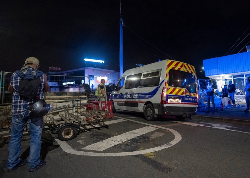 Francuzi u nadolazećim satima planiraju ponovno preuzeti kontrolu u Novoj Kaledoniji