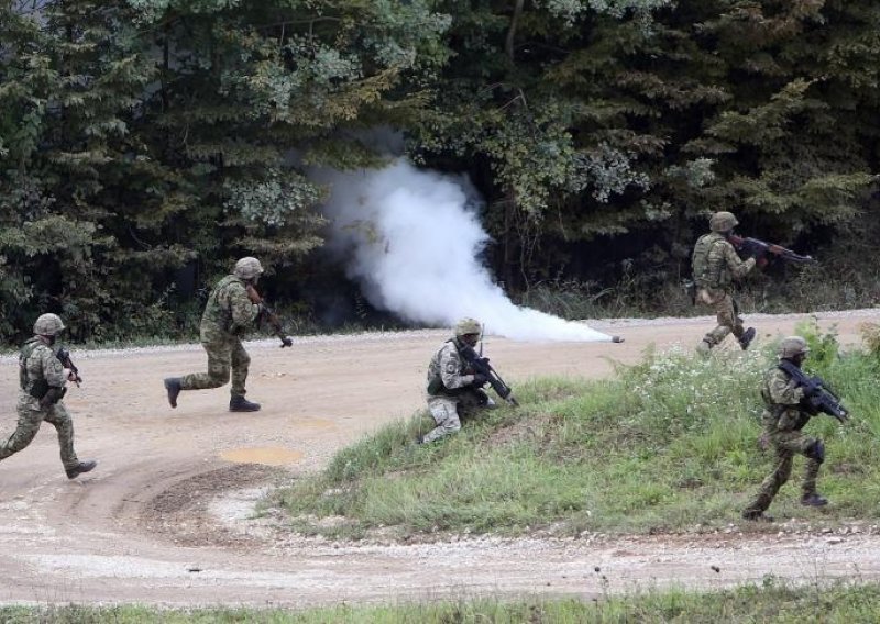 Pogledajte impresivnu vojnu vježbu kod Slunja