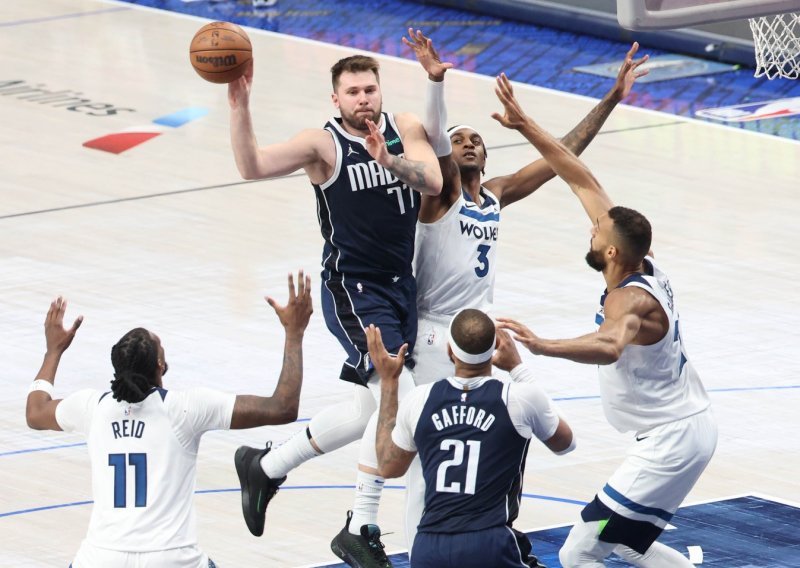 Pogledajte NBA tandem iz snova; Luka Dončić i Kyrie Irving uništili snove Minnesoti