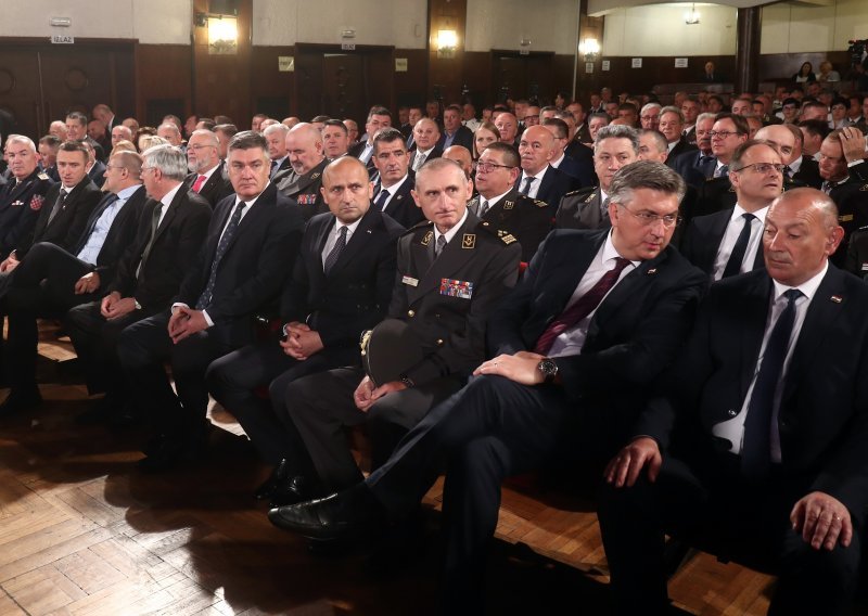 Dan Hrvatske vojske: Plenković najavio skoro uvođenje tečajeva vojnih vještina