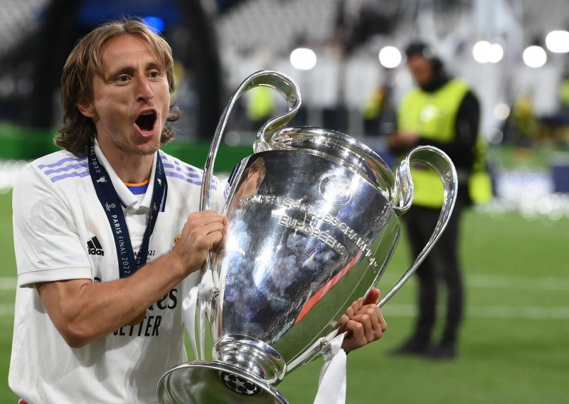 Modrić: Ponosan sam na svojih 26 pehara s Realom, čudesno je ovo što radimo