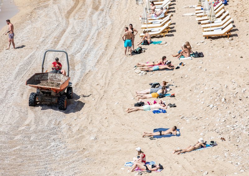 Bizarne posljedice zakona: Spriječeno čak i osnovno održavanje plaža i obale?!