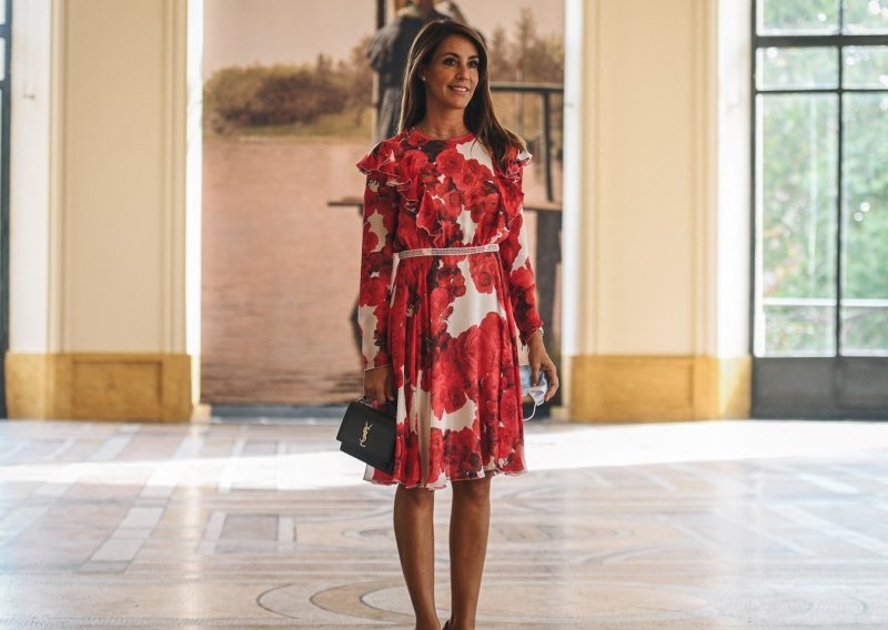 Danska princeza sve je očarala predivnom haljinom od 40 eura, a pronašla ju je u Zari