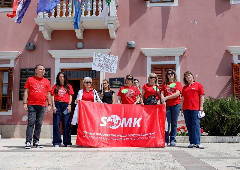 Obustavljen štrajk u dječjem vrtiću Slunj, prosvjeduje se u Vrsaru