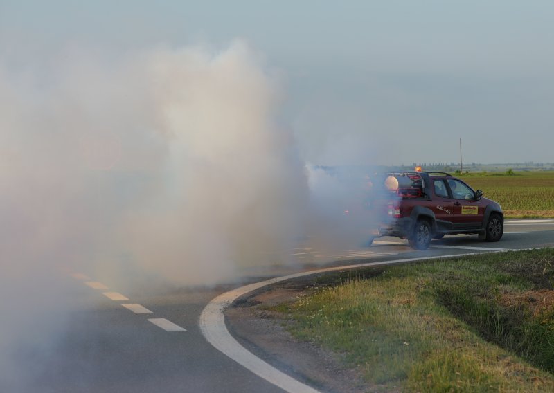 Osijek može odahnuti: Krenulo zaprašivanje komaraca