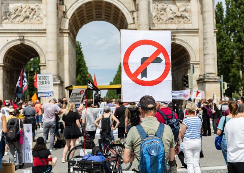 Napadnuta trojica političara AfD-a