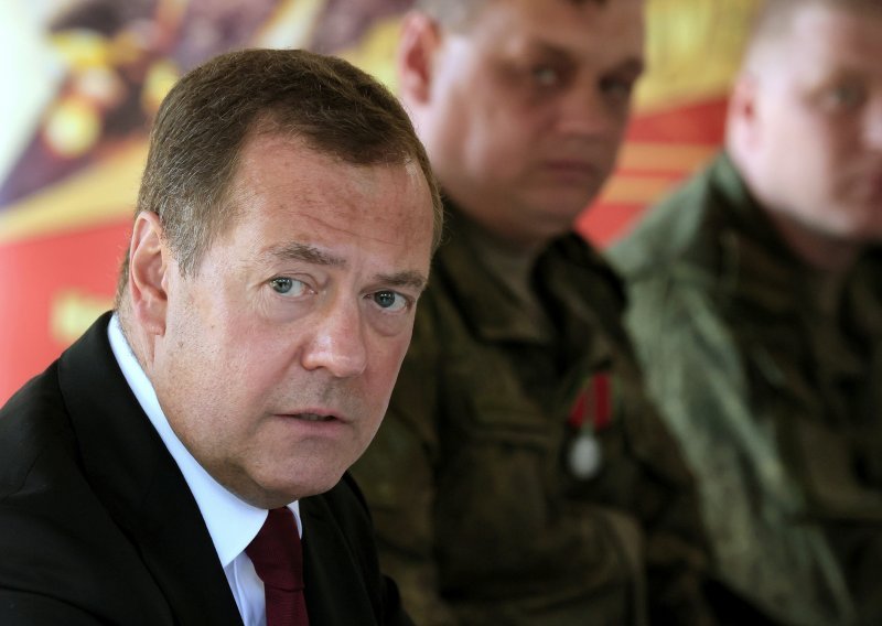 Medvedev: Rusija regrutira tisuću novih vojnika dnevno