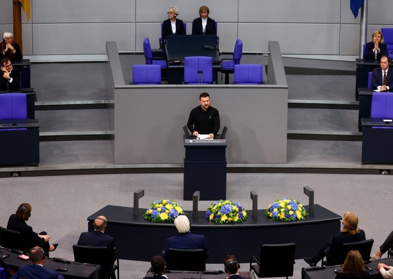 Krajnja desnica i ljevica u Bundestagu bojkotirali govor Zelenskog