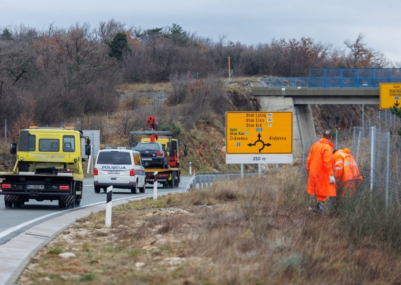 Prometna nesreća na ulaznom kraku čvora Hreljin; Na čvoru Zagreb zapad kolona