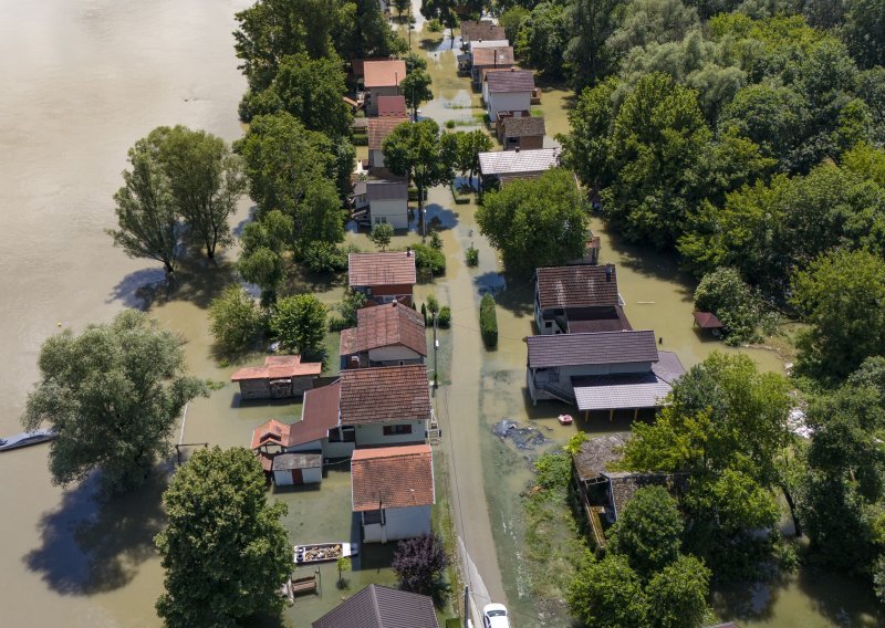 Spajaju se vodeni valovi na Dunavu u Baranji: Moramo se prilagođavati klimatskim promjenama