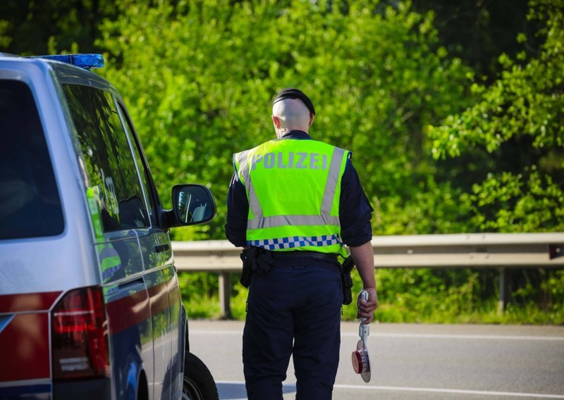 Tragedija kod Graza: U odronu zemlje zatrpana 2 dječaka, jednog nisu uspjeli spasiti