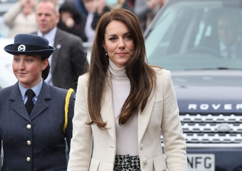 Mnogi sumnjaju da je Kate Middleton napustila zemlju, o svemu se oglasila i palača
