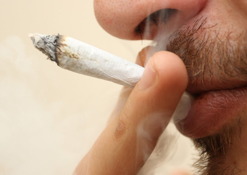 Poništava se 175 tisuća presuda za korištenje marihuane