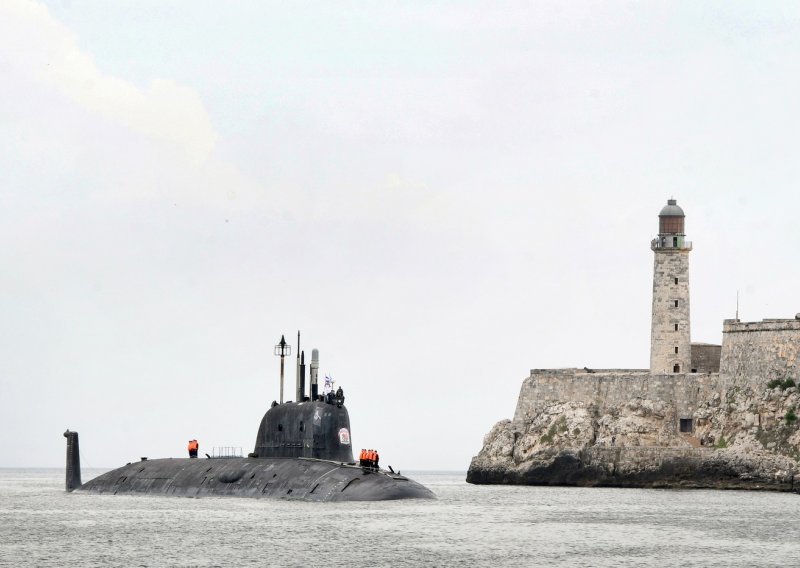 USS Helena i ruski Kazanj s krstarećim projektilima u isto vrijeme na Karibima