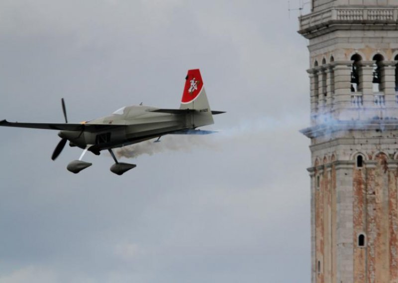 Rovinj na nogama; spektakl najboljih pilota i tisuće navijača!