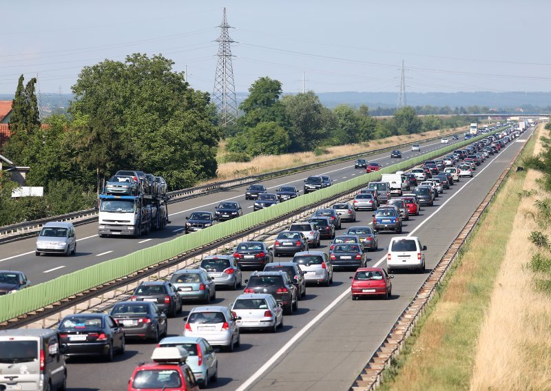 Zbog nesreća se stvorile gužve, na A3 kolona od više kilometara