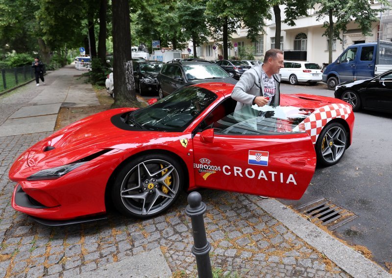 Ferrari u hrvatskim bojama zaludio navijače u Berlinu! Ne brinite, nije Bartulica...