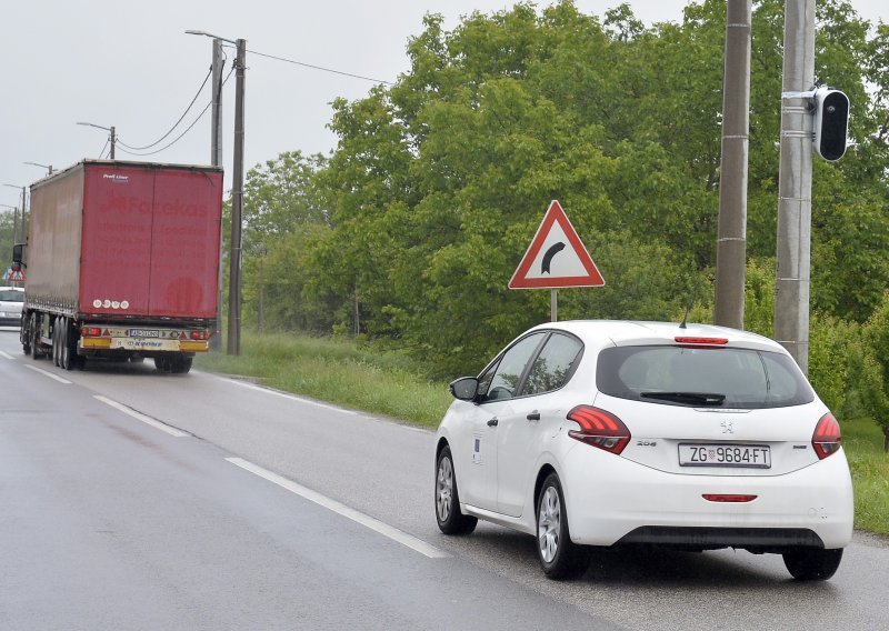 Imaju li prometne kamere na hrvatskim cestama blic?