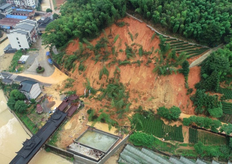 Iz kineske pokrajine Fujian evakuirano 36.000 ljudi