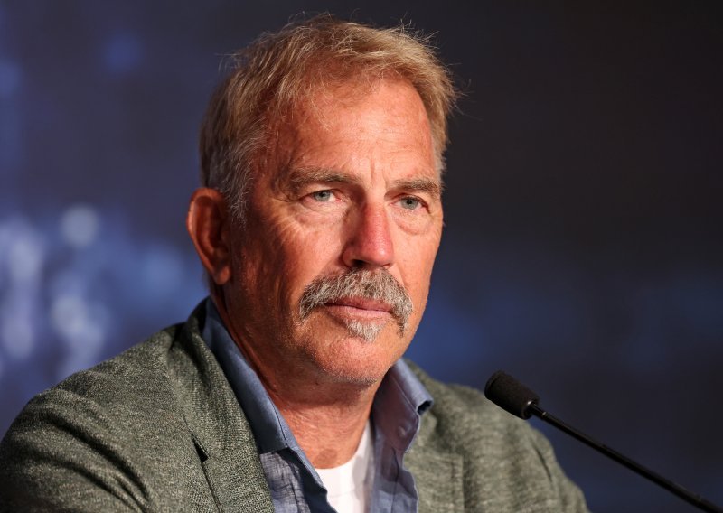 Kevin Costner progovorio o boli nakon rastave: 'Snažno je i boli'