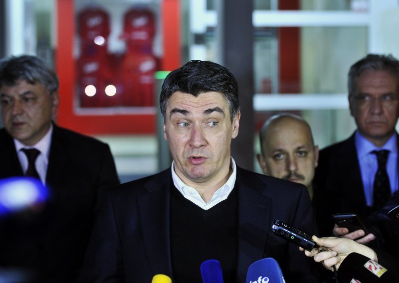 Milanović: Svatko brine o svojim komarcima