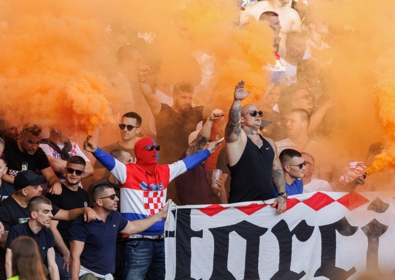 UEFA žestoko kaznila HNS; zbog bacanja čaša i baklji 'ceh' je gotovo 90.000 eura