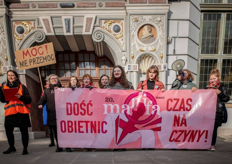Poljska papreno kažnjava bolnicu koja je uskratila 'opravdani' pobačaj
