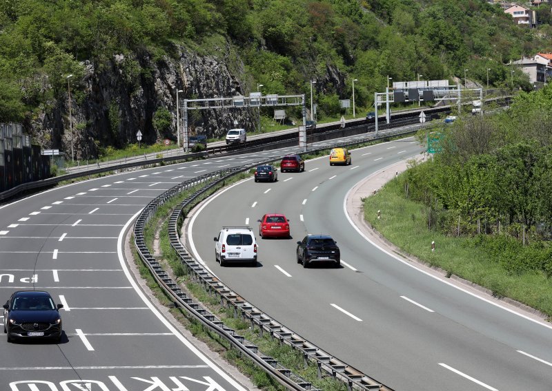 Predmet na A6 između Oštrovice i Grobnika, vozi se uz ograničenje brzine